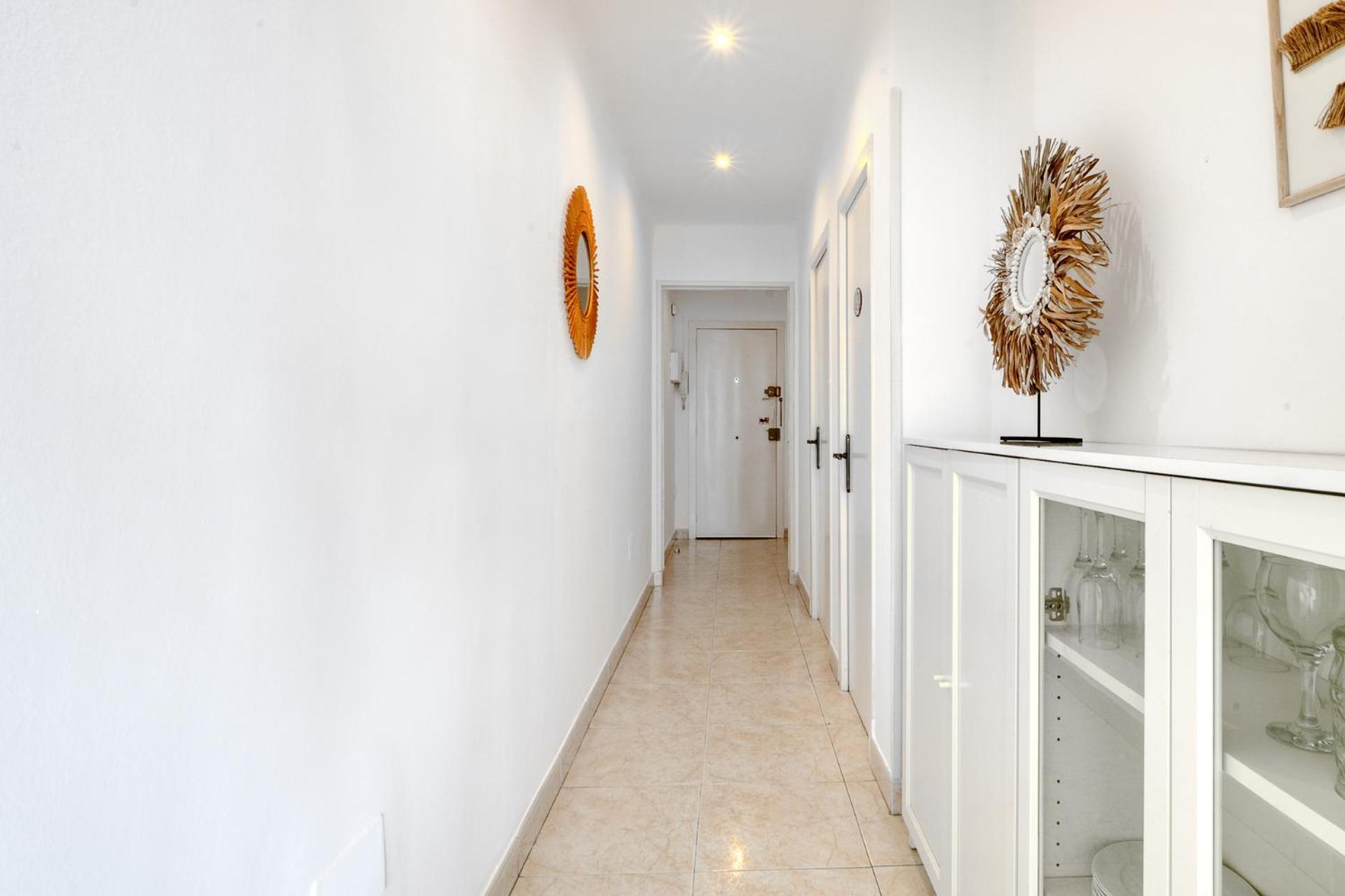 Frontline Centre - Immo Barneda Apartament *